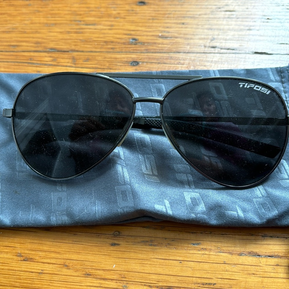 Tifosi Schwae POLARIZED Aviator Sunglasses